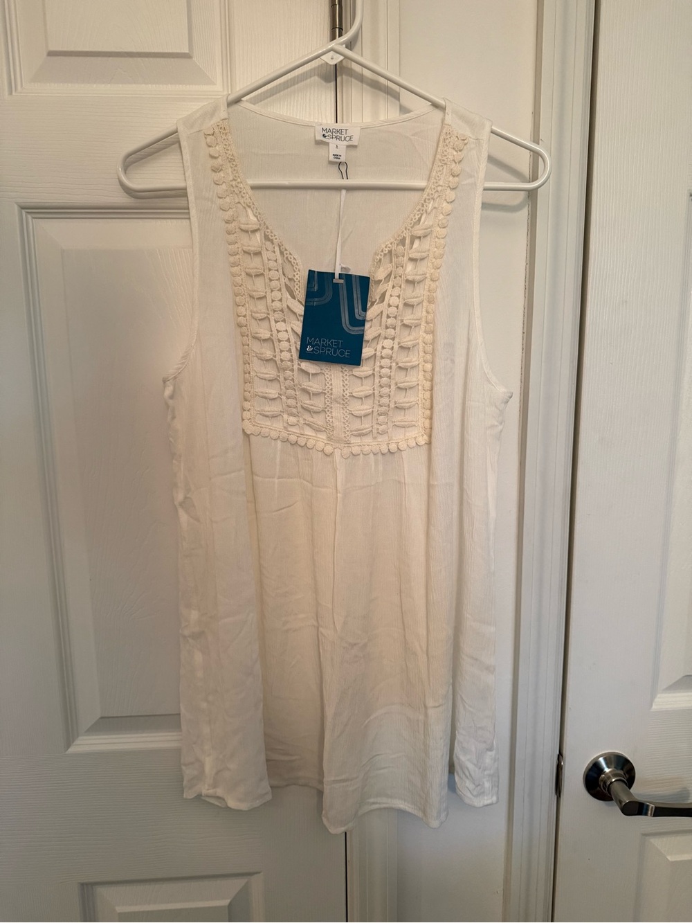 Market & Spruce Ivory Crochet-Trim Sleeveless Tank